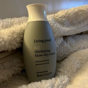Living Proof full Thickening Blow-dry cream